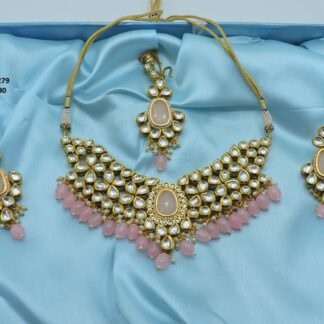 KUNDAN NACKLACE SET