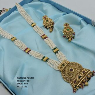 ANTIQUE PENDANT SETS