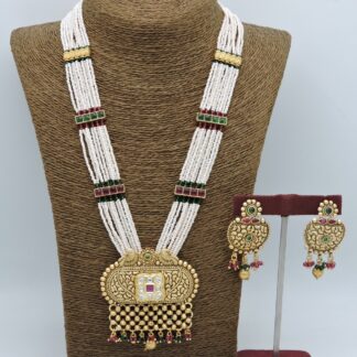 ANTIQUE PENDANT SETS