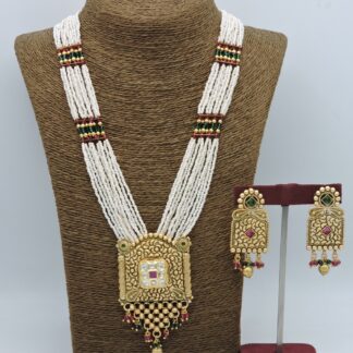 ANTIQUE PENDANT SETS