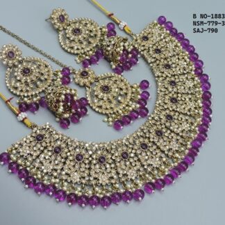 STONE NECKLACE SET IN MEHNDI POLISH