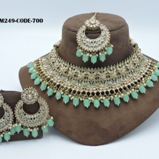 CHOKER SET IN REVERSE AD STONE