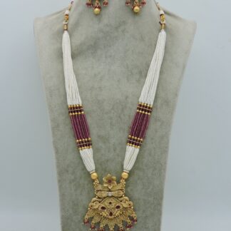 ANTIQUE PENDANT SETS