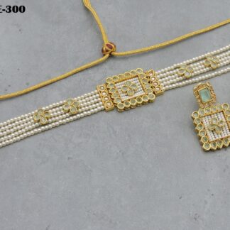 ANTIQUE CHOKER SETS