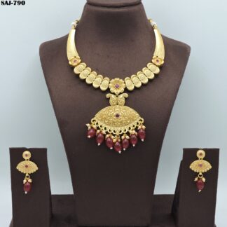 ANTIQUE NECKLACE SETS