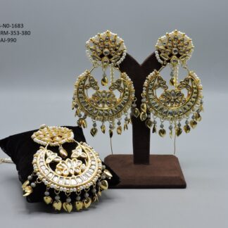 KUNDAN EARRING WITH TIKKA