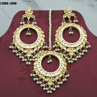 KUNDAN EARRING WITH TIKKA