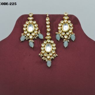 KUNDAN EARRING WITH TIKKA