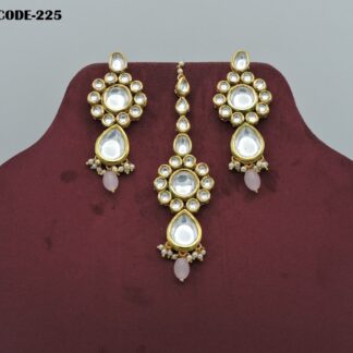 KUNDAN EARRING WITH TIKKA