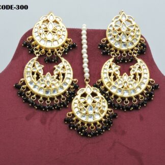 KUNDAN EARRING WITH TIKKA