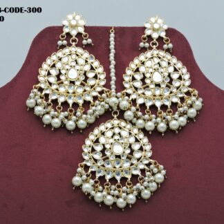 KUNDAN EARRING WITH TIKKA