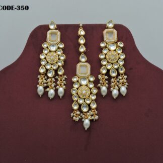 KUNDAN EARRING WITH TIKKA