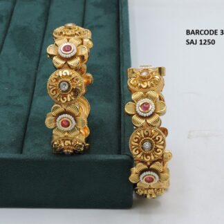 ANTIQUE BANGLES SET