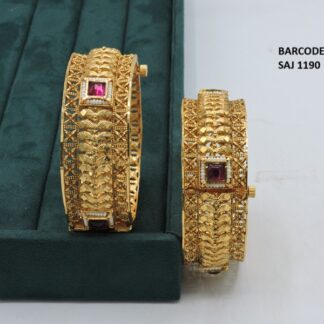 ANTIQUE BANGLES SET