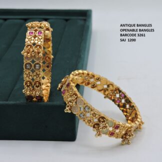 ANTIQUE BANGLES SET