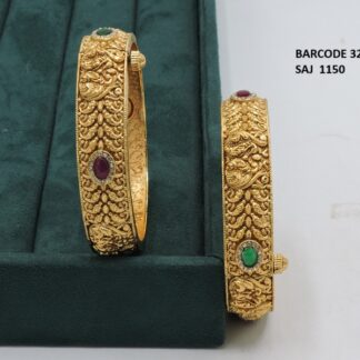 ANTIQUE BANGLES SET