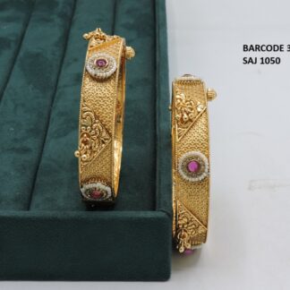 ANTIQUE BANGLES SET