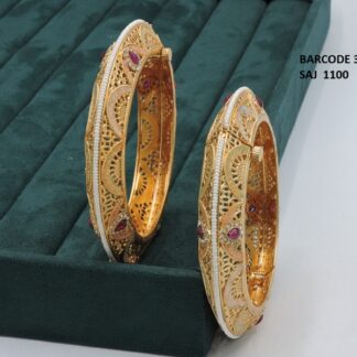 ANTIQUE BANGLES SET