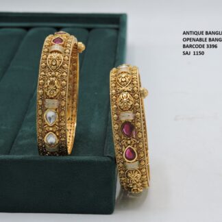 ANTIQUE BANGLES SET