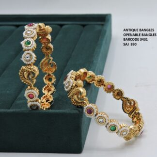 ANTIQUE BANGLES SET