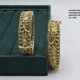 ANTIQUE BANGLES SET