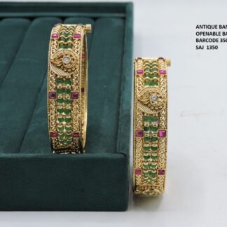 ANTIQUE BANGLES SET