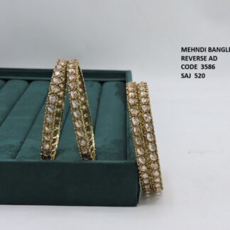 ANTIQUE BANGLES WITH MEHNDI PLETING