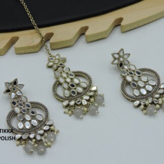 MEHNDI POLISH EARRING WITH TIKKA