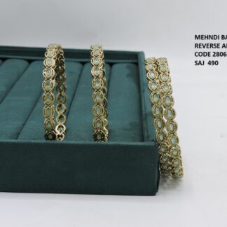 COLOR BANGLES WITH MEHNDI PLETING