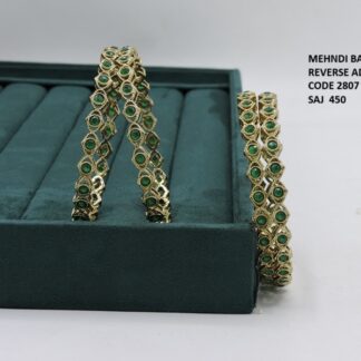 COLOR BANGLES WITH MEHNDI PLETING