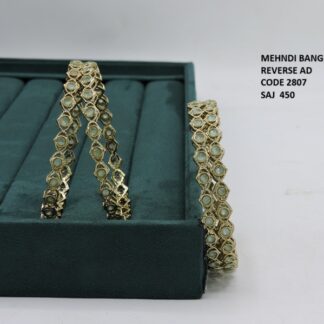 COLOR BANGLES MEHNDI PLETING