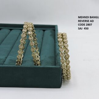 COLOR BANGLES WITH MEHNDI PLETING