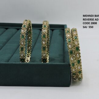 COLOR BANGLES WITH MEHNDI PLETING