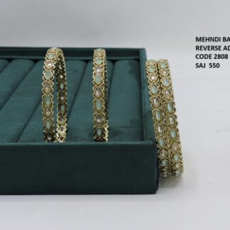 COLOR BANGLES WITH MEHNDI PLETING