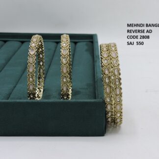 COLOR BANGLES WITH MEHNDI PLETING