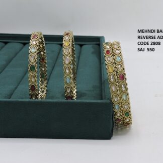 COLOR BANGLES WITH MEHNDI PLETING