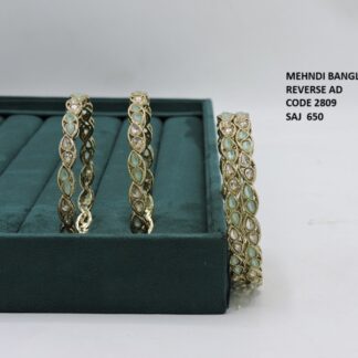 COLOR BANGLES WITH MEHNDI PLETING