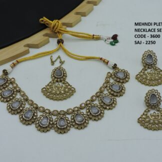 MEHNDI POLISH NACKLACE SET