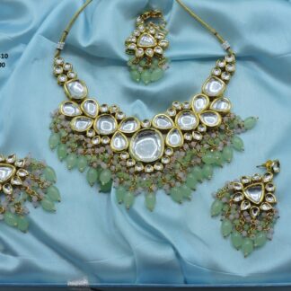 KUNDAN NACKLACE SET