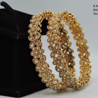 ANTIQUE POLKI STONE BANGLES