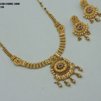 ANTIQUE NECKLACE SET